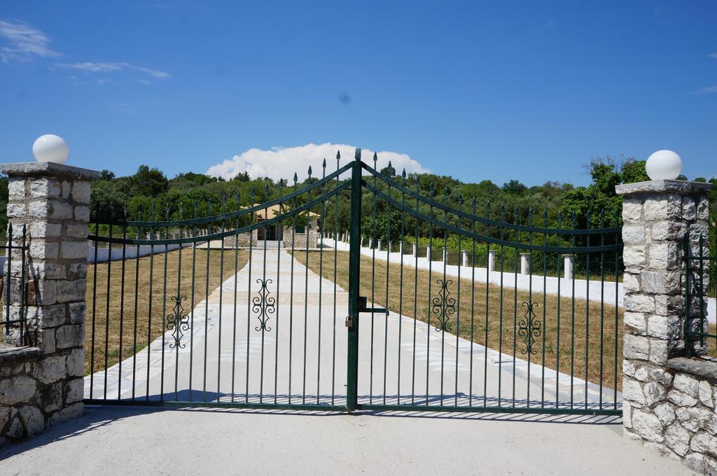 Ktima Lazarata Villa ภายนอก รูปภาพ